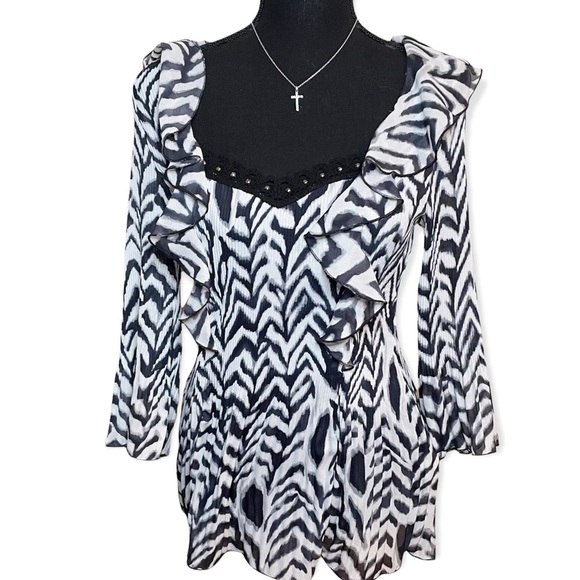 Nicola zebra ruffle blouse - Picture 2 of 6